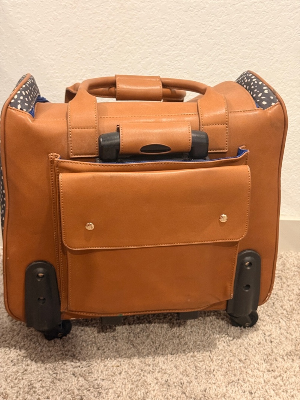 Hang Accessories Travel Rolling Bag in Navy Spot with Tan Trim - Picture 4 of 9